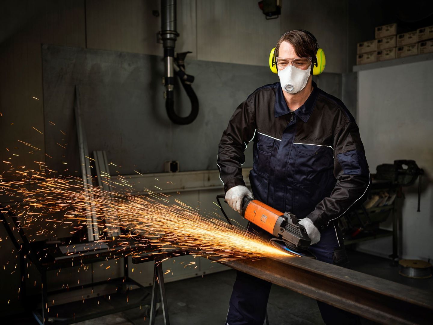 0011663_-moldex-m4-earmuffs-6110