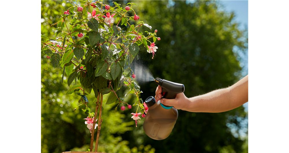 Gardena_psekasthras_antlias_xeiros_1lt_11112_mkm_6